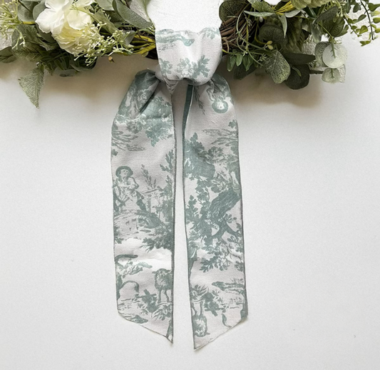 Canvas Toile Wreath Sash: Celedon & White