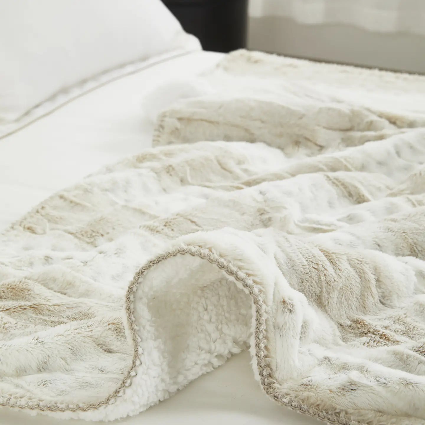 White Leopard Stripe Plush Throw Blanket